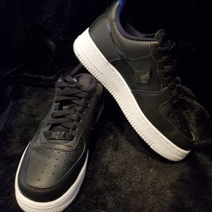 WMNS AIR FORCE 1 ‘07 ESS Black-White CJ1646 001